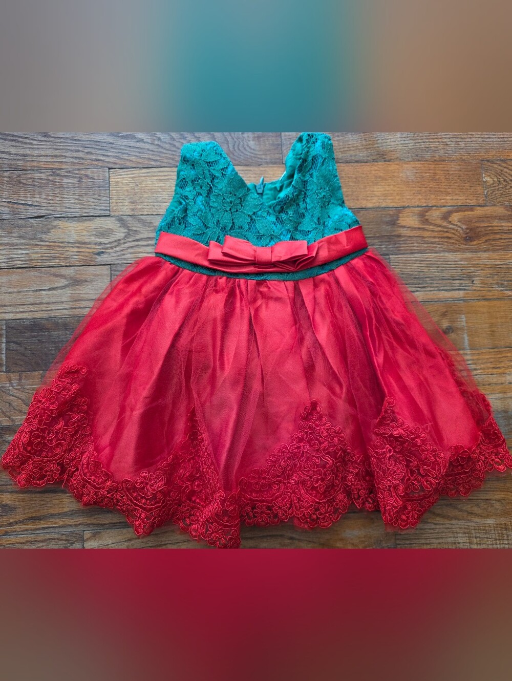 Festive Green Lace & Red Tulle Bow Girls' Formal Dress